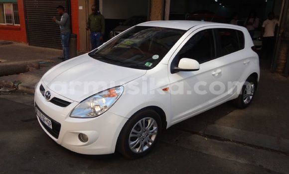 Acheter Occasion Voiture Hyundai i20 Blanc à Beitbridge, Matabeleland South Acheter Occasion Voiture Hyundai i20 Blanc à Beitbridge, Matabeleland South