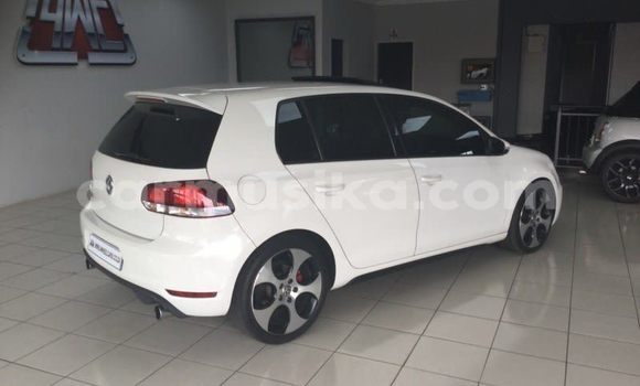 Buy Used Volkswagen Golf White Car in Beitbridge in Matabeleland South Buy Used Volkswagen Golf White Car in Beitbridge in Matabeleland South