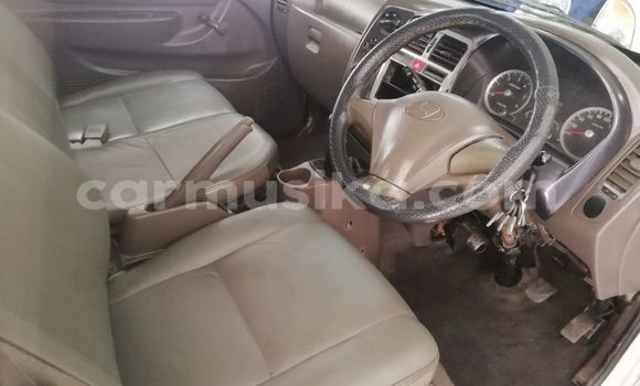 Acheter Occasion Voiture Hyundai H1 Blanc à Beitbridge, Matabeleland South Acheter Occasion Voiture Hyundai H1 Blanc à Beitbridge, Matabeleland South