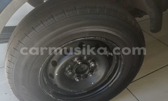 Acheter Occasion Voiture Hyundai H1 Blanc à Beitbridge, Matabeleland South Acheter Occasion Voiture Hyundai H1 Blanc à Beitbridge, Matabeleland South