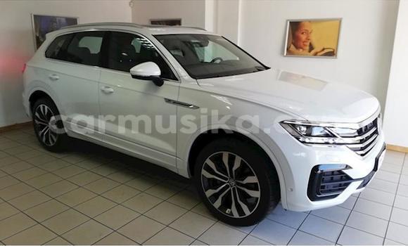 Nunua Ilio tumika Volkswagen Tiguan Nyeupe Gari ndani ya Beitbridge nchini Matabeleland Kusini Nunua Ilio tumika Volkswagen Tiguan Nyeupe Gari ndani ya Beitbridge nchini Matabeleland Kusini