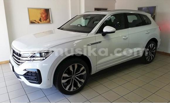 Nunua Ilio tumika Volkswagen Tiguan Nyeupe Gari ndani ya Beitbridge nchini Matabeleland Kusini Nunua Ilio tumika Volkswagen Tiguan Nyeupe Gari ndani ya Beitbridge nchini Matabeleland Kusini