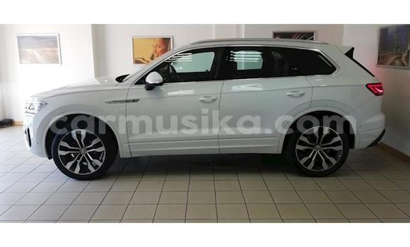Nunua Ilio tumika Volkswagen Tiguan Nyeupe Gari ndani ya Beitbridge nchini Matabeleland Kusini Nunua Ilio tumika Volkswagen Tiguan Nyeupe Gari ndani ya Beitbridge nchini Matabeleland Kusini