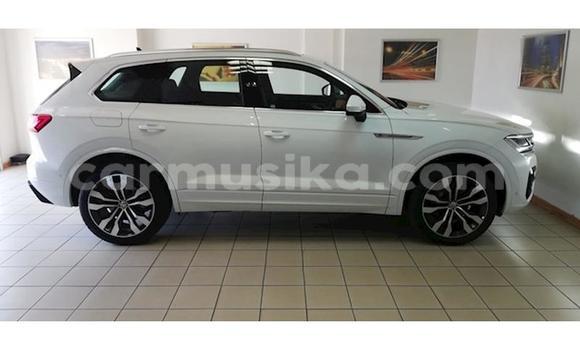 Nunua Ilio tumika Volkswagen Tiguan Nyeupe Gari ndani ya Beitbridge nchini Matabeleland Kusini Nunua Ilio tumika Volkswagen Tiguan Nyeupe Gari ndani ya Beitbridge nchini Matabeleland Kusini