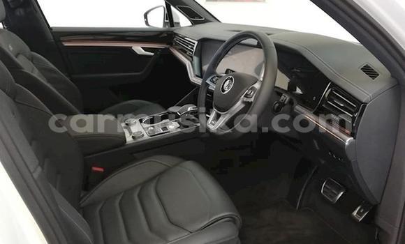 Nunua Ilio tumika Volkswagen Tiguan Nyeupe Gari ndani ya Beitbridge nchini Matabeleland Kusini Nunua Ilio tumika Volkswagen Tiguan Nyeupe Gari ndani ya Beitbridge nchini Matabeleland Kusini