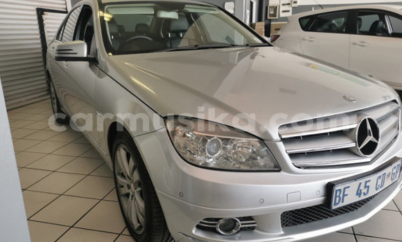Acheter Occasion Voiture Mercedes‒Benz C-klasse Gris à Beitbridge, Matabeleland South Acheter Occasion Voiture Mercedes‒Benz C-klasse Gris à Beitbridge, Matabeleland South
