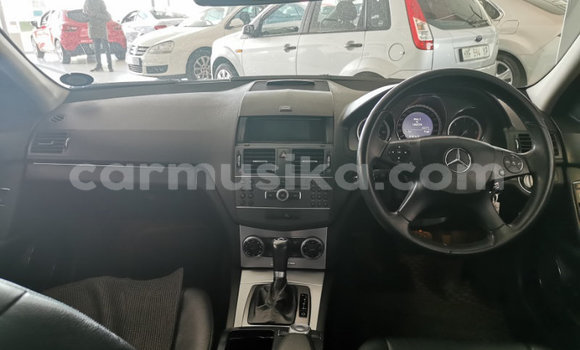 Acheter Occasion Voiture Mercedes‒Benz C-klasse Gris à Beitbridge, Matabeleland South Acheter Occasion Voiture Mercedes‒Benz C-klasse Gris à Beitbridge, Matabeleland South