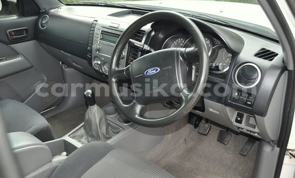 Acheter Occasion Voiture Ford Ranger Blanc à Beitbridge, Matabeleland South Acheter Occasion Voiture Ford Ranger Blanc à Beitbridge, Matabeleland South