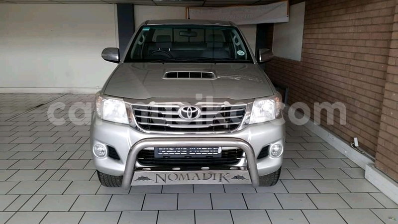 Big with watermark toyota hilux matabeleland south beitbridge 9558