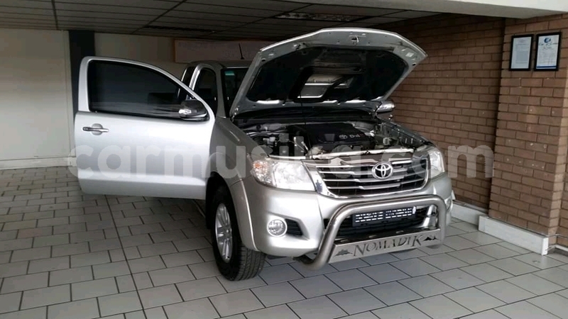 Big with watermark toyota hilux matabeleland south beitbridge 9558