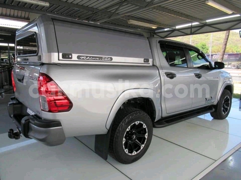 Big with watermark toyota hilux matabeleland south beitbridge 9560