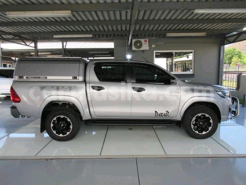 Big with watermark toyota hilux matabeleland south beitbridge 9560