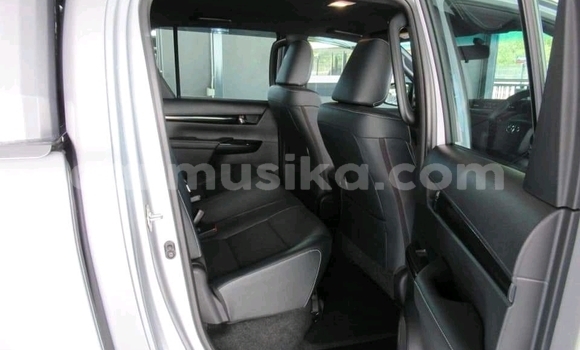 Tenga Tsaru Toyota Hilux Sirivha Mota in Beitbridge in Matabeleland South Tenga Tsaru Toyota Hilux Sirivha Mota in Beitbridge in Matabeleland South