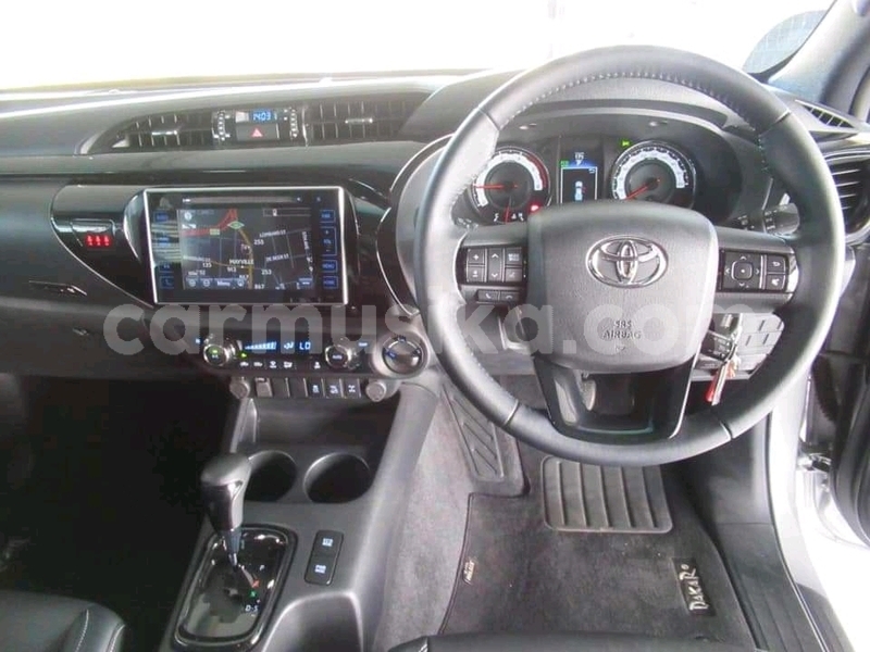 Big with watermark toyota hilux matabeleland south beitbridge 9560