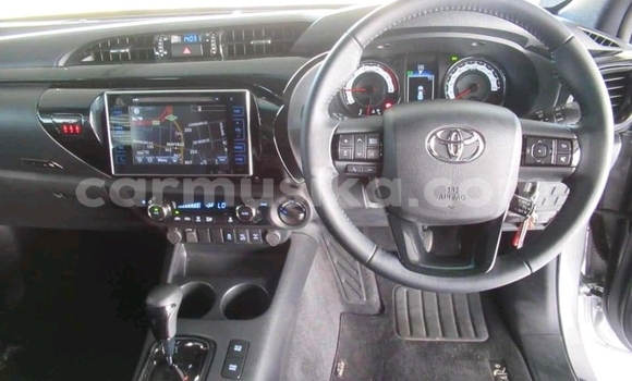 Tenga Tsaru Toyota Hilux Sirivha Mota in Beitbridge in Matabeleland South Tenga Tsaru Toyota Hilux Sirivha Mota in Beitbridge in Matabeleland South