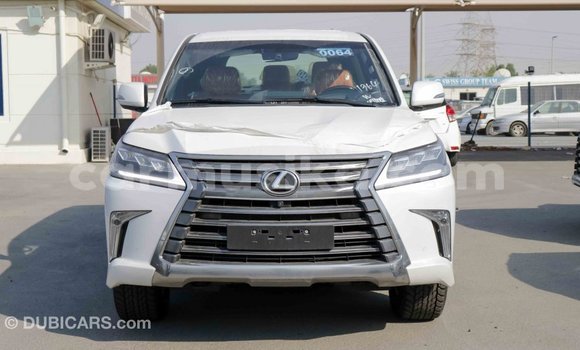 Acheter Import Voiture Lexus LX Blanc à Import - Dubai, Harare Acheter Import Voiture Lexus LX Blanc à Import - Dubai, Harare