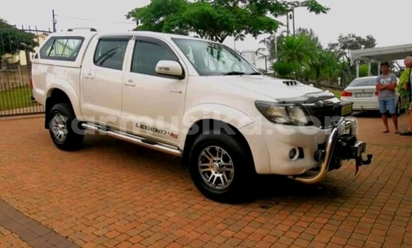 Tenga Tsaru Toyota Hilux Chena Mota in Beitbridge in Matabeleland South Tenga Tsaru Toyota Hilux Chena Mota in Beitbridge in Matabeleland South