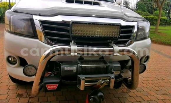 Tenga Tsaru Toyota Hilux Chena Mota in Beitbridge in Matabeleland South Tenga Tsaru Toyota Hilux Chena Mota in Beitbridge in Matabeleland South