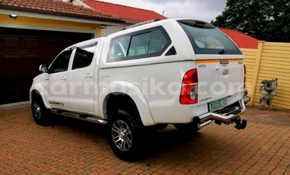 Tenga Tsaru Toyota Hilux Chena Mota in Beitbridge in Matabeleland South Tenga Tsaru Toyota Hilux Chena Mota in Beitbridge in Matabeleland South