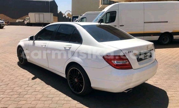 Tenga Tsaru Mercedes‒Benz C–Class Chena Mota in Beitbridge in Matabeleland South Tenga Tsaru Mercedes‒Benz C–Class Chena Mota in Beitbridge in Matabeleland South