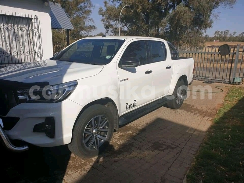 Big with watermark toyota hilux matabeleland south beitbridge 9572