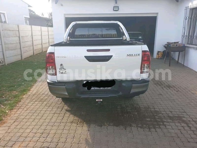 Big with watermark toyota hilux matabeleland south beitbridge 9572