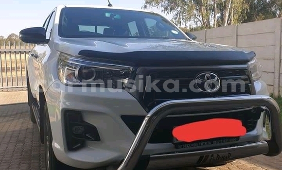 Tenga Tsaru Toyota Hilux Chena Mota in Beitbridge in Matabeleland South Tenga Tsaru Toyota Hilux Chena Mota in Beitbridge in Matabeleland South