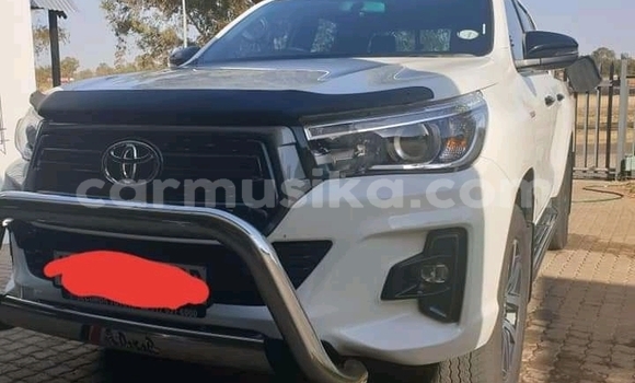 Tenga Tsaru Toyota Hilux Chena Mota in Beitbridge in Matabeleland South Tenga Tsaru Toyota Hilux Chena Mota in Beitbridge in Matabeleland South