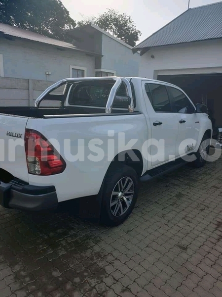 Big with watermark toyota hilux matabeleland south beitbridge 9572