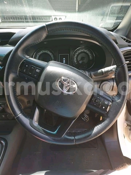 Big with watermark toyota hilux matabeleland south beitbridge 9572