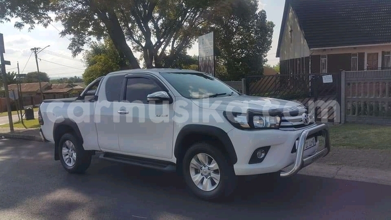 Big with watermark toyota hilux matabeleland south beitbridge 9573