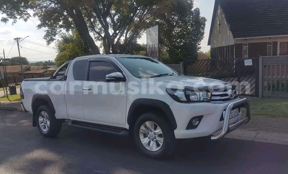 Tenga Tsaru Toyota Hilux Chena Mota in Beitbridge in Matabeleland South Tenga Tsaru Toyota Hilux Chena Mota in Beitbridge in Matabeleland South