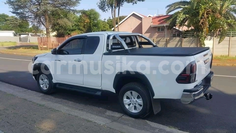 Big with watermark toyota hilux matabeleland south beitbridge 9573