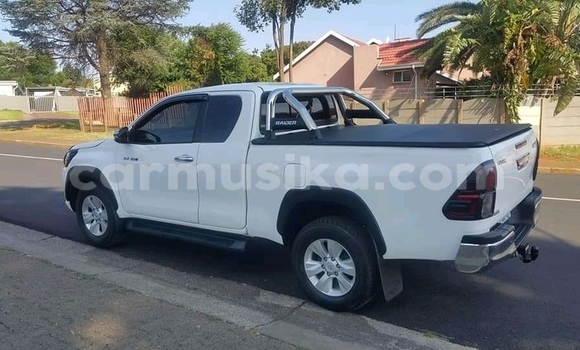 Tenga Tsaru Toyota Hilux Chena Mota in Beitbridge in Matabeleland South Tenga Tsaru Toyota Hilux Chena Mota in Beitbridge in Matabeleland South