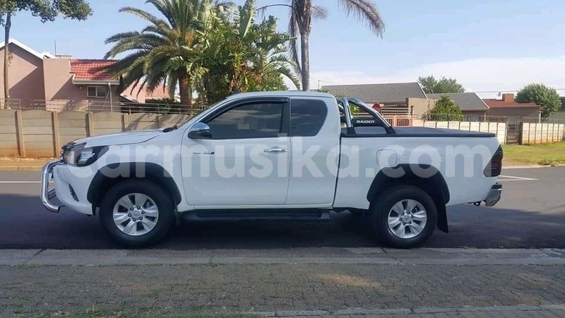 Big with watermark toyota hilux matabeleland south beitbridge 9573