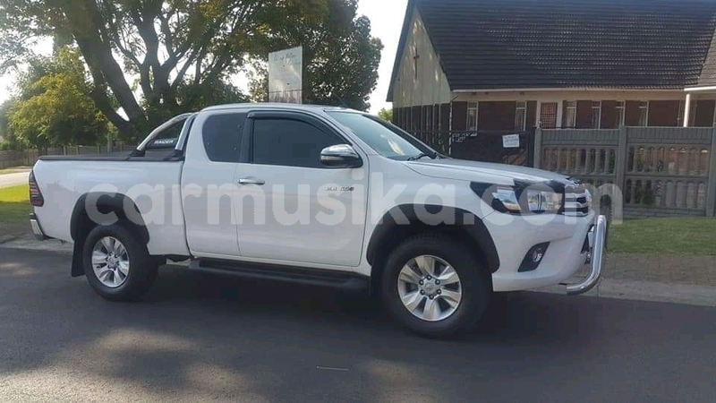 Big with watermark toyota hilux matabeleland south beitbridge 9573