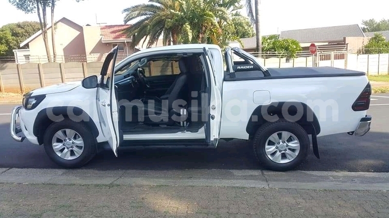 Big with watermark toyota hilux matabeleland south beitbridge 9573