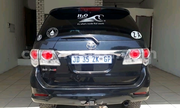 Nunua Ilio tumika Toyota Hilux Nyeusi Gari ndani ya Beitbridge nchini Matabeleland Kusini Nunua Ilio tumika Toyota Hilux Nyeusi Gari ndani ya Beitbridge nchini Matabeleland Kusini