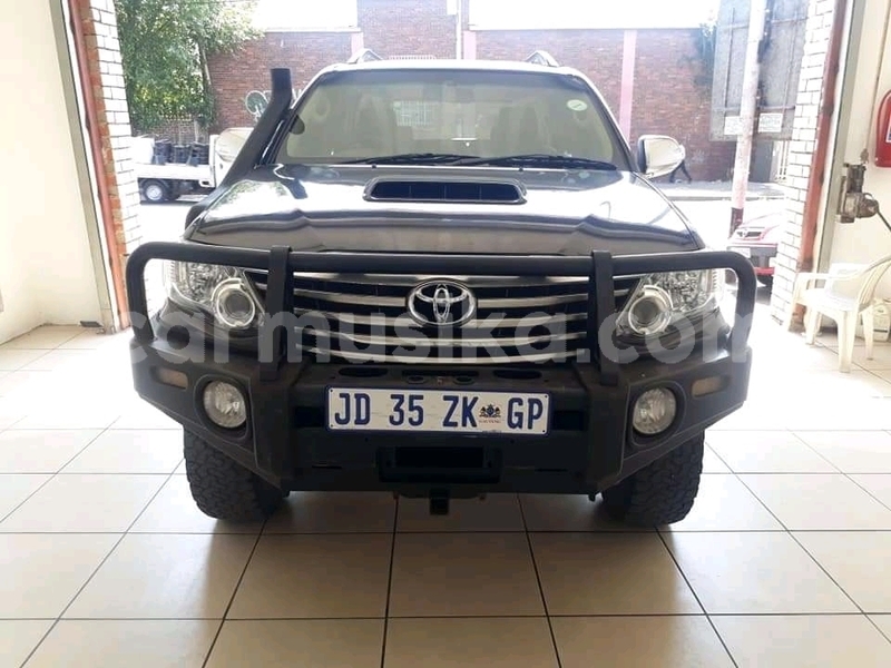 Big with watermark toyota hilux matabeleland south beitbridge 9574