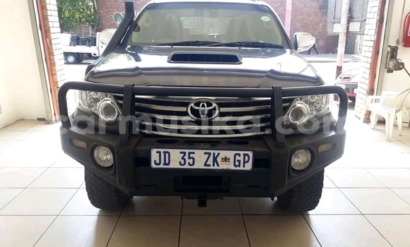 Nunua Ilio tumika Toyota Hilux Nyeusi Gari ndani ya Beitbridge nchini Matabeleland Kusini Nunua Ilio tumika Toyota Hilux Nyeusi Gari ndani ya Beitbridge nchini Matabeleland Kusini