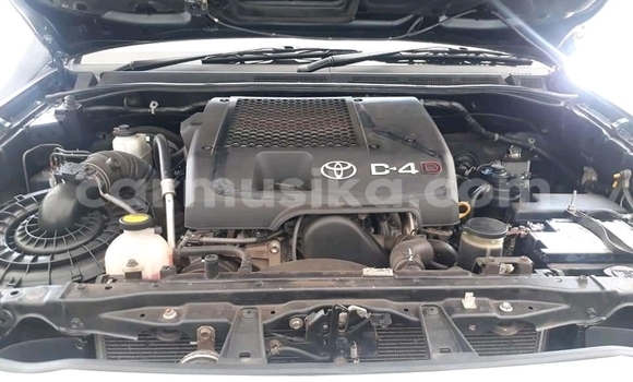 Nunua Ilio tumika Toyota Hilux Nyeusi Gari ndani ya Beitbridge nchini Matabeleland Kusini Nunua Ilio tumika Toyota Hilux Nyeusi Gari ndani ya Beitbridge nchini Matabeleland Kusini