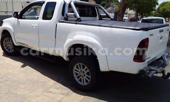 Tenga Tsaru Toyota Hilux Chena Mota in Beitbridge in Matabeleland South Tenga Tsaru Toyota Hilux Chena Mota in Beitbridge in Matabeleland South