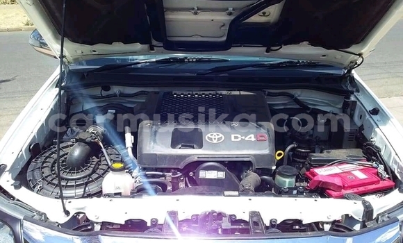 Tenga Tsaru Toyota Hilux Chena Mota in Beitbridge in Matabeleland South Tenga Tsaru Toyota Hilux Chena Mota in Beitbridge in Matabeleland South