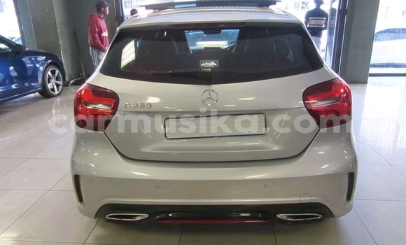 Nunua Ilio tumika Mercedes‒Benz C–Class Fedha Gari ndani ya Beitbridge nchini Matabeleland Kusini Nunua Ilio tumika Mercedes‒Benz C–Class Fedha Gari ndani ya Beitbridge nchini Matabeleland Kusini