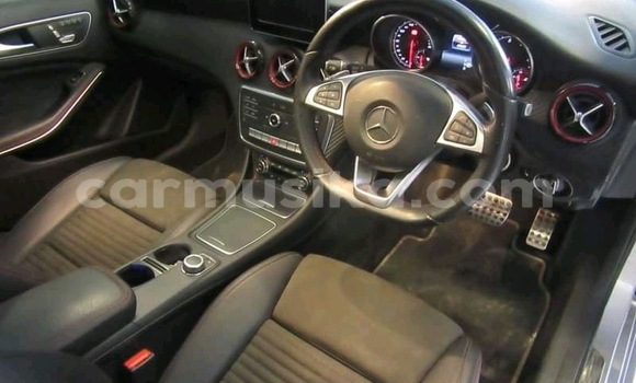 Nunua Ilio tumika Mercedes‒Benz C–Class Fedha Gari ndani ya Beitbridge nchini Matabeleland Kusini Nunua Ilio tumika Mercedes‒Benz C–Class Fedha Gari ndani ya Beitbridge nchini Matabeleland Kusini