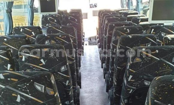 Acheter Occasion Utilitaire Scania R420 Blanc à Beitbridge, Matabeleland South Acheter Occasion Utilitaire Scania R420 Blanc à Beitbridge, Matabeleland South