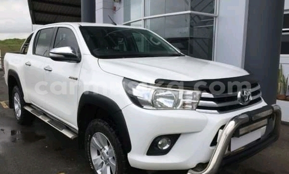 Tenga Tsaru Toyota Hilux Chena Mota in Beitbridge in Matabeleland South Tenga Tsaru Toyota Hilux Chena Mota in Beitbridge in Matabeleland South