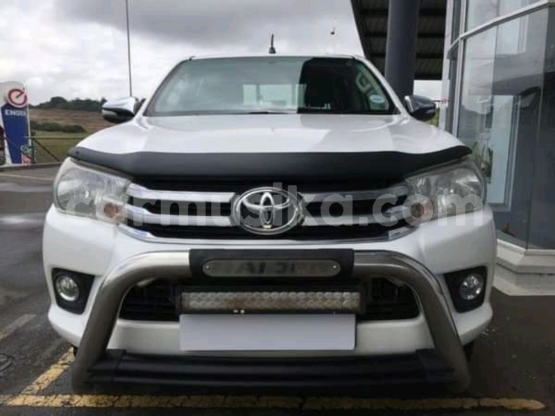 Big with watermark toyota hilux matabeleland south beitbridge 9589