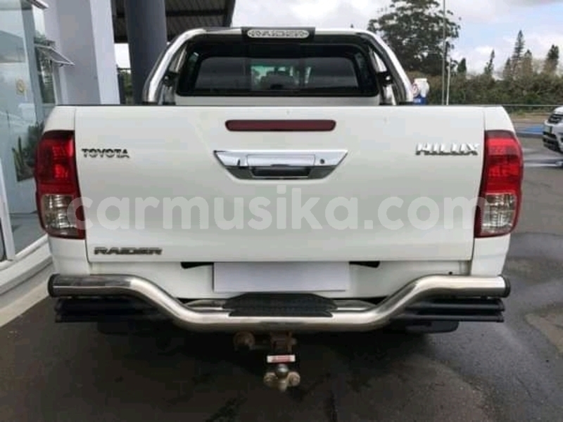 Big with watermark toyota hilux matabeleland south beitbridge 9589