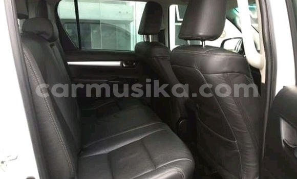 Tenga Tsaru Toyota Hilux Chena Mota in Beitbridge in Matabeleland South Tenga Tsaru Toyota Hilux Chena Mota in Beitbridge in Matabeleland South